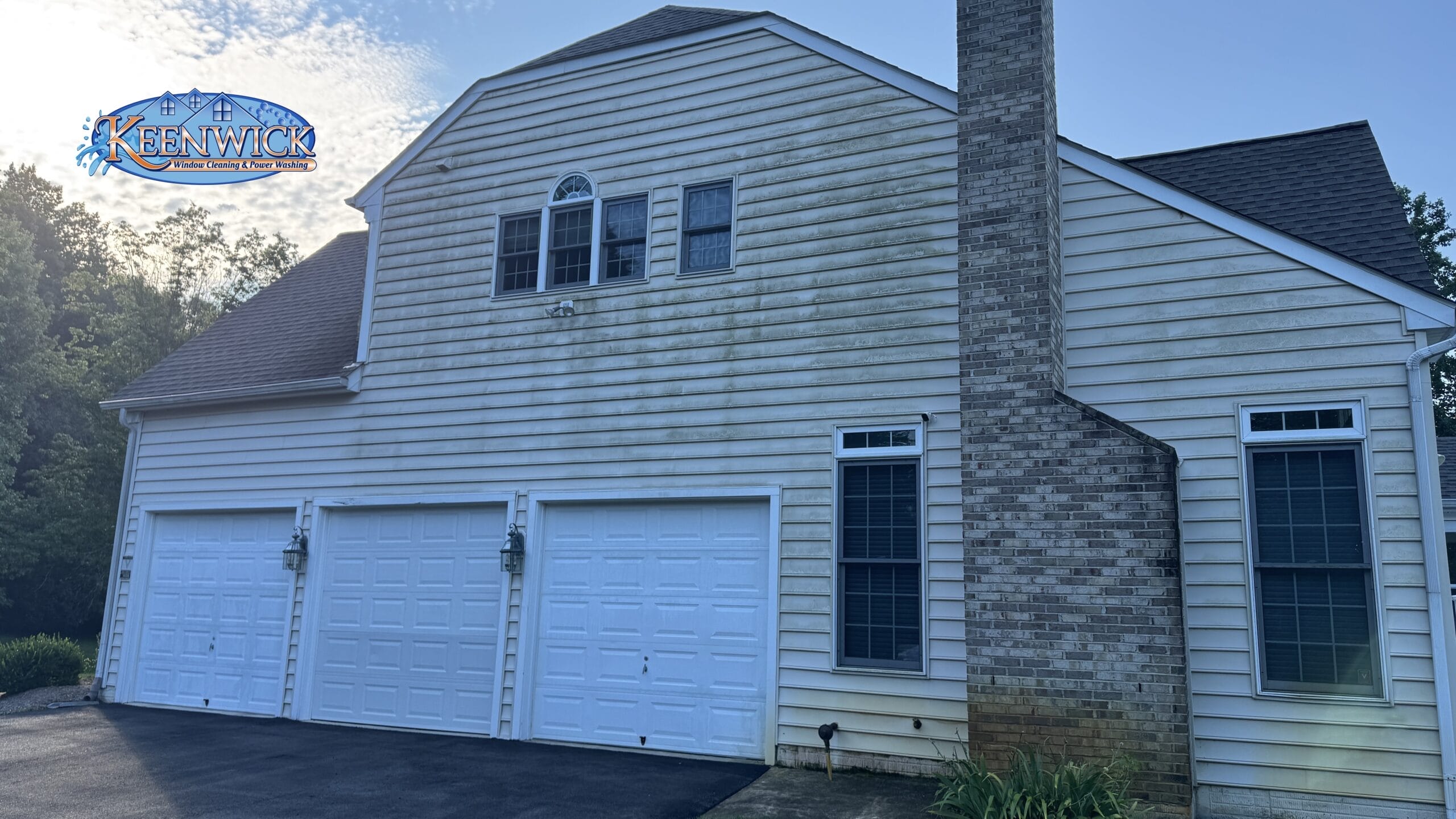 Residential exterior before soft washing – Keenwick Services